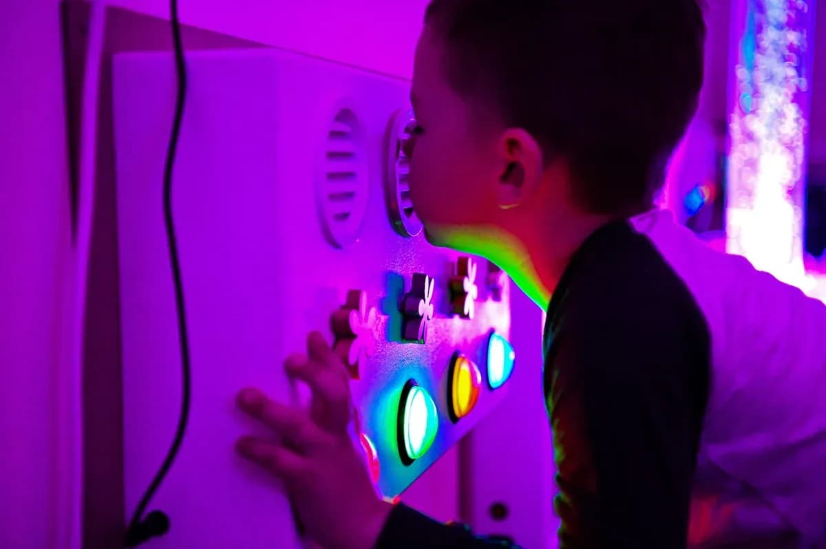 Difuzor interactiv de arome multisenzorial